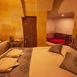 Hotel Center Cave House 4*