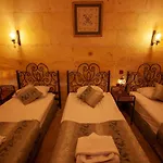 Center Cave House 4*