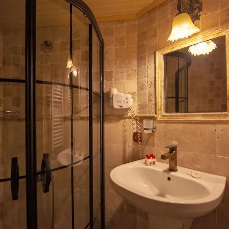 Hotel Center Cave House 4*