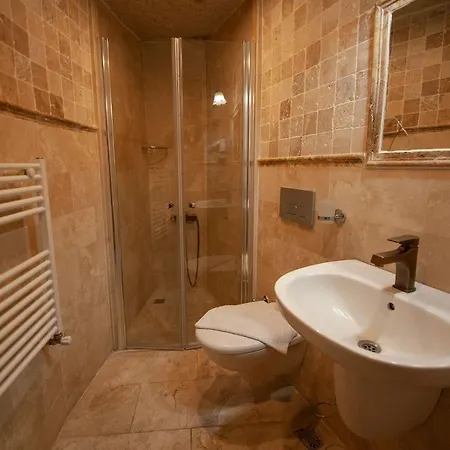 Center Cave House Hotel 4*