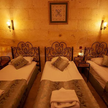 Center Cave House 4*