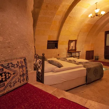 Center Cave House 4*