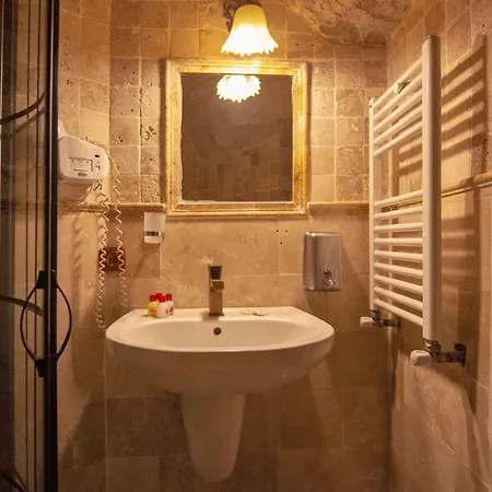 Center Cave House 格雷梅