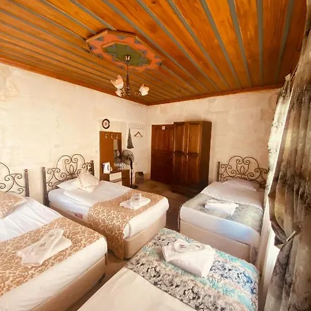 Center Cave House Hotel