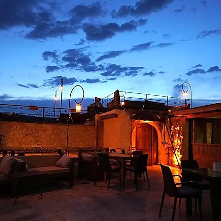Hotel Center Cave House 4*