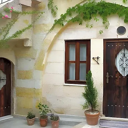 Hotel Center Cave House