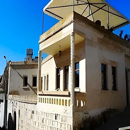 Hotel Center Cave House 4*