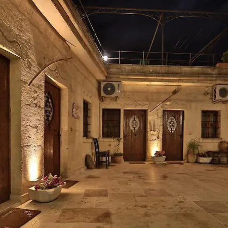 Center Cave House 4*