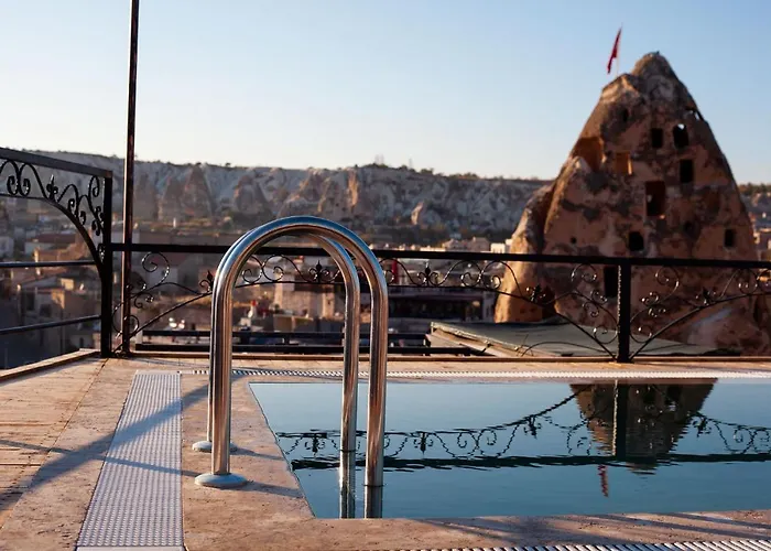 Center Cave House 4*