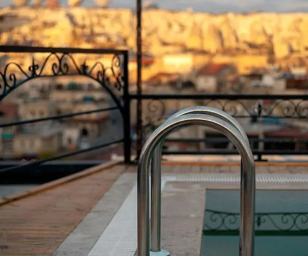 Center Cave House Hotell 4*