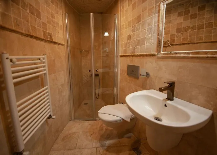 Center Cave House Hotell 4*