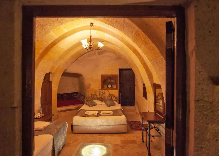 Center Cave House Hotel